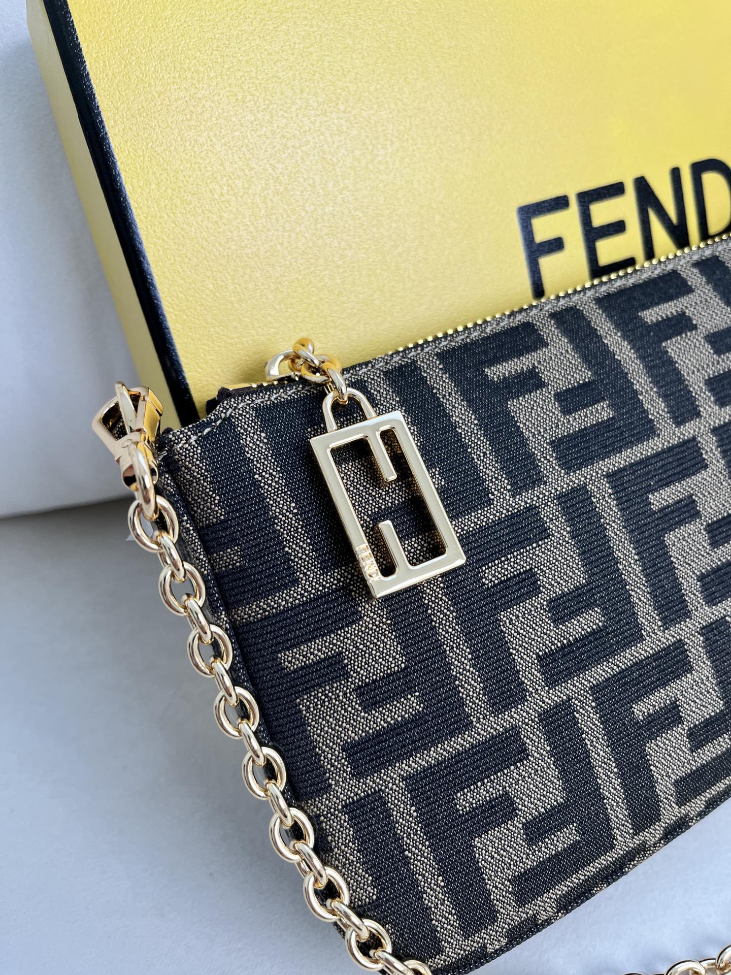 FENDI classic presbyopia mahjong bag is here