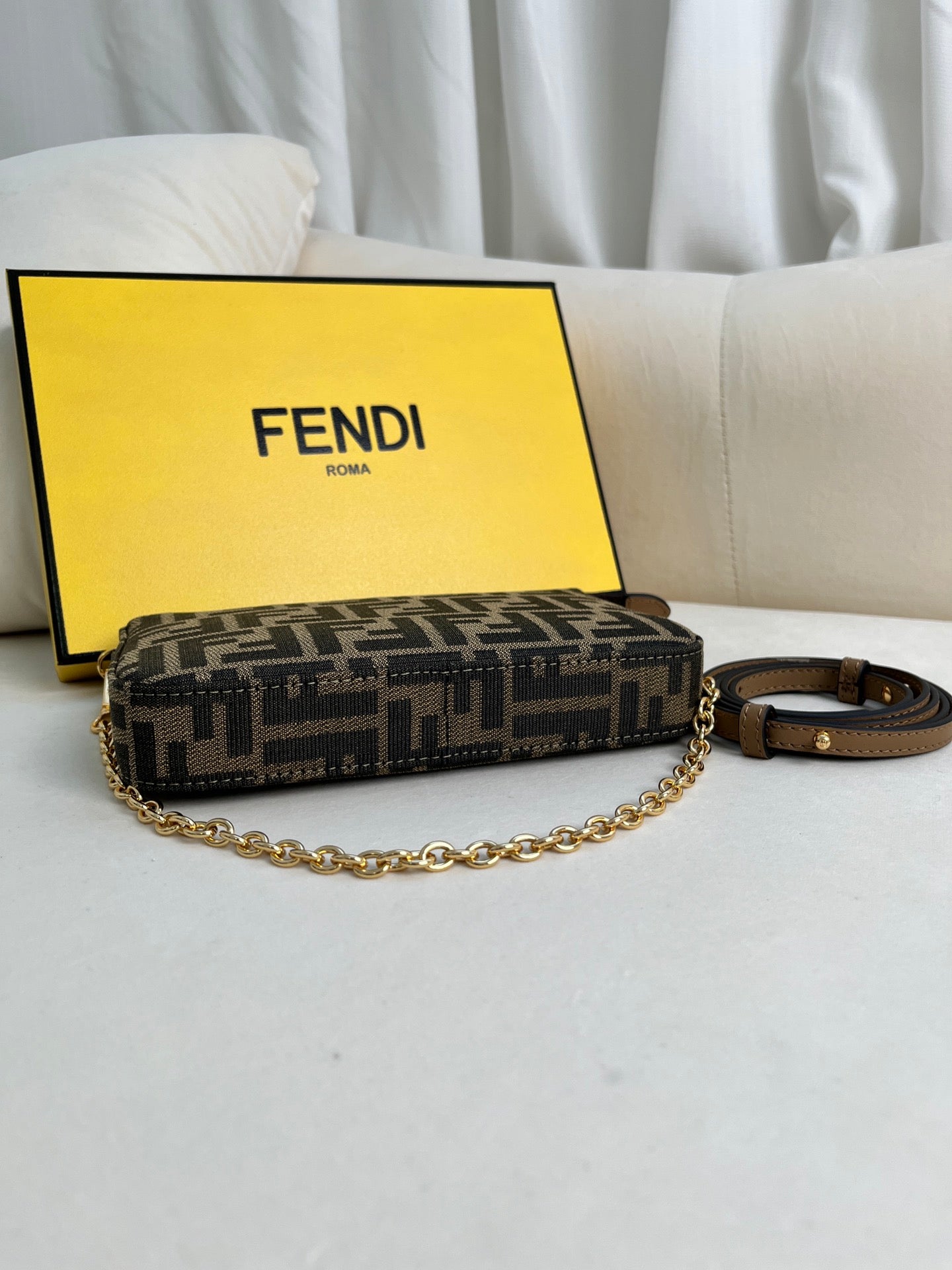 FENDI classic presbyopia mahjong bag is here