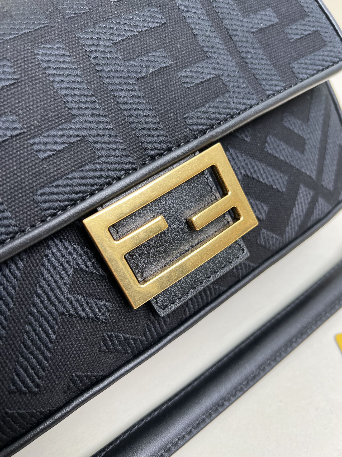 FENDI hot classic Baguette