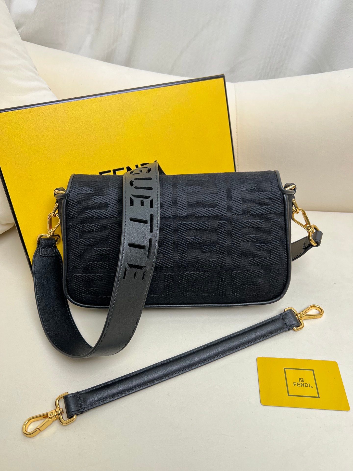 FENDI hot classic Baguette