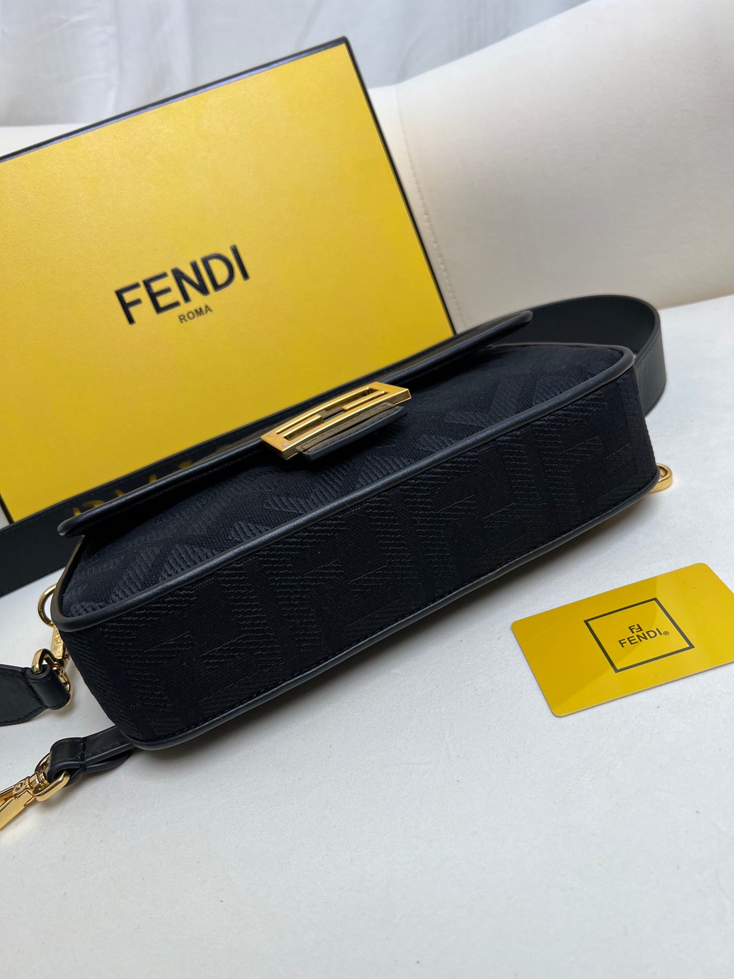 FENDI hot classic Baguette