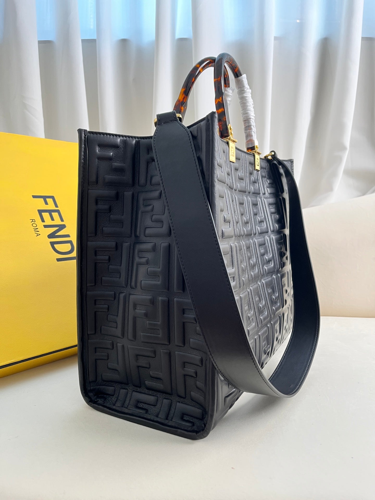 Fendi Medium Sunshine Shopping Tote Leather tote bag more details
