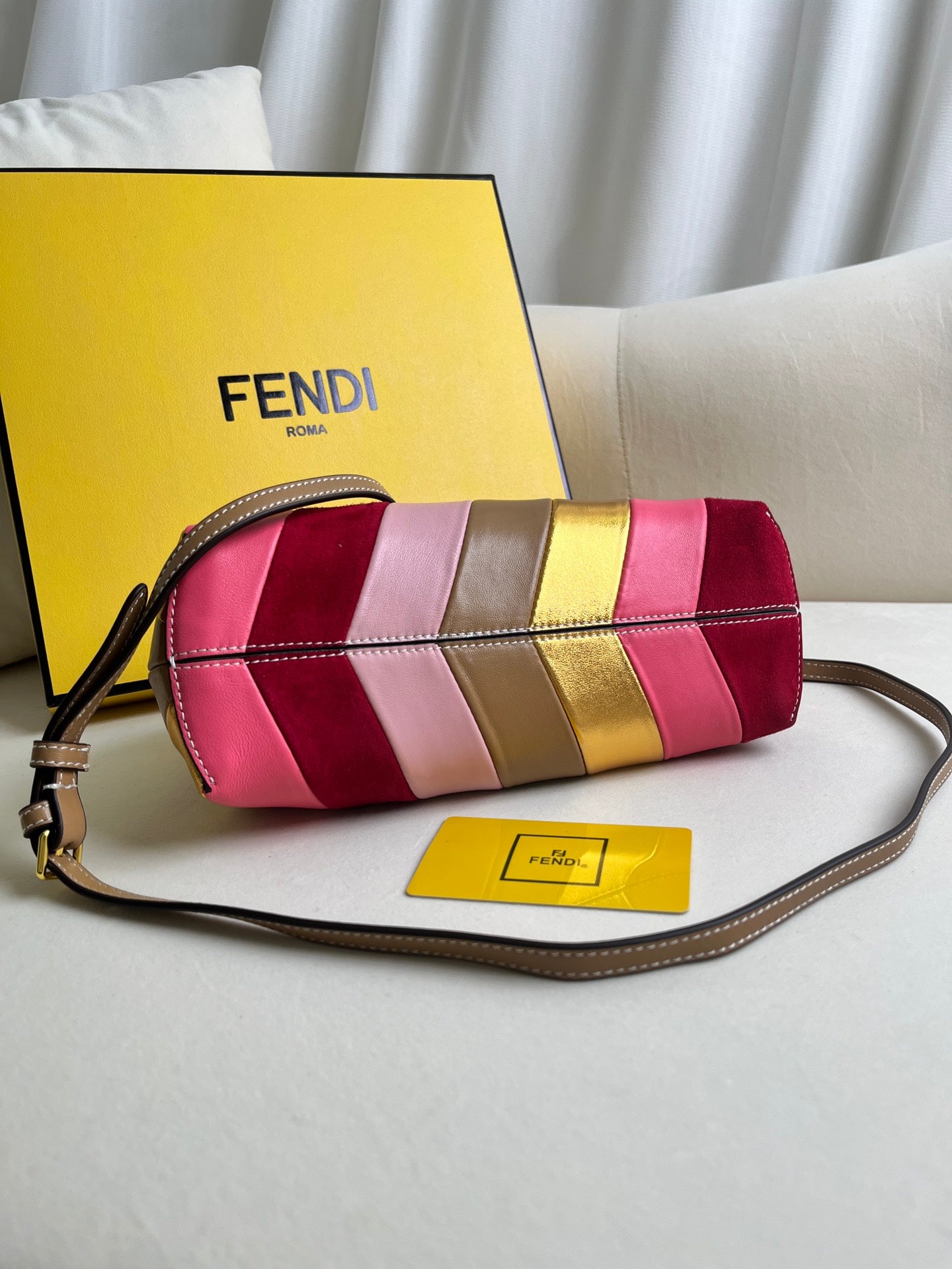 First Cloud/Clip Bag - Diagonal Bar Color Matching System