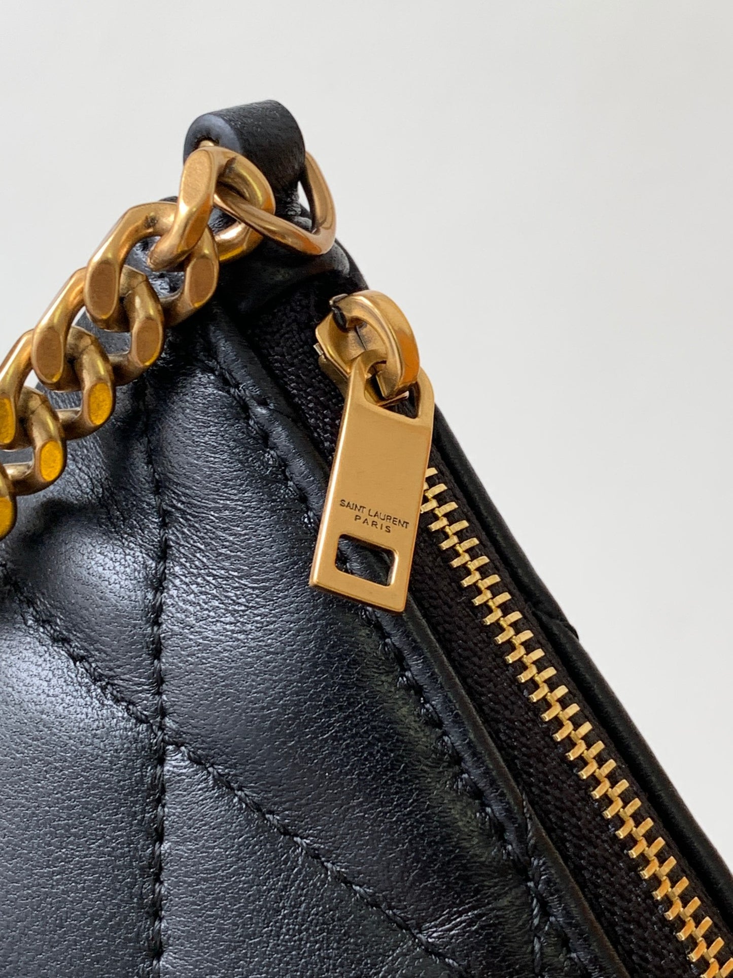 【Original Leather】Horn Stitched Sheep Leather Zipper Shoulder Bag Style number: 755979~~