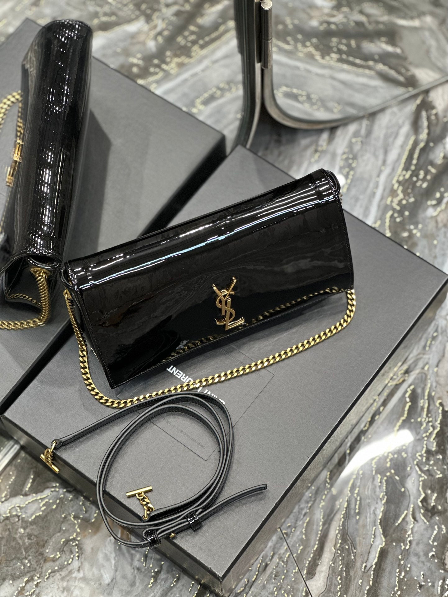 NEW】Black gold buckle patent leather_ ◽𝑲𝒂𝒕𝒆 ⁹⁹ ◽ Model: 604276
