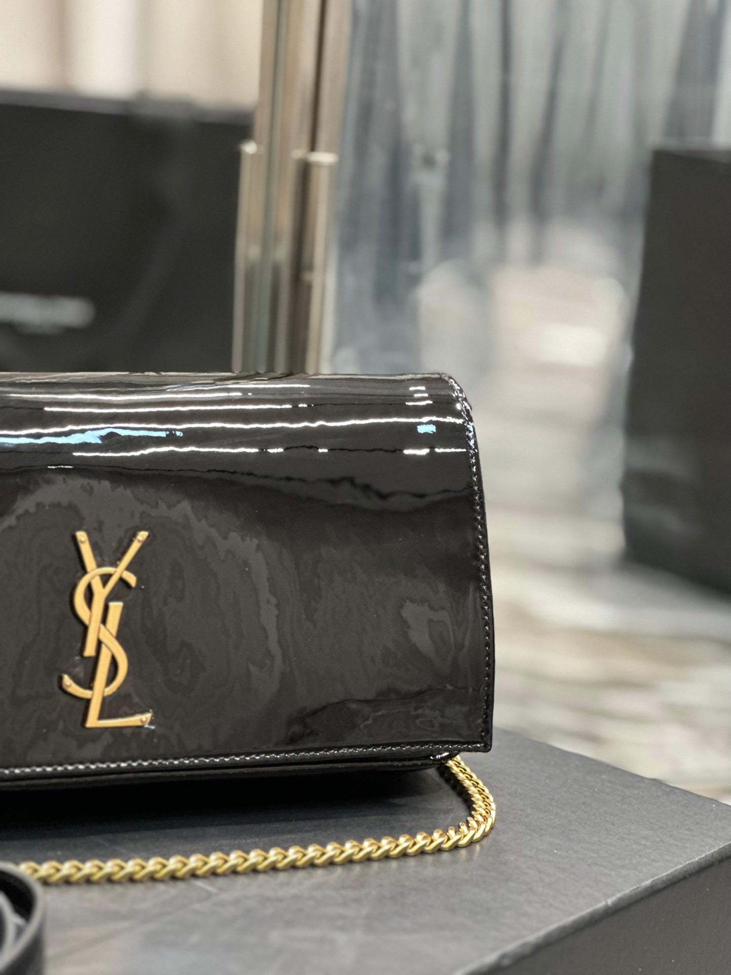 NEW】Black gold buckle patent leather_ ◽𝑲𝒂𝒕𝒆 ⁹⁹ ◽ Model: 604276