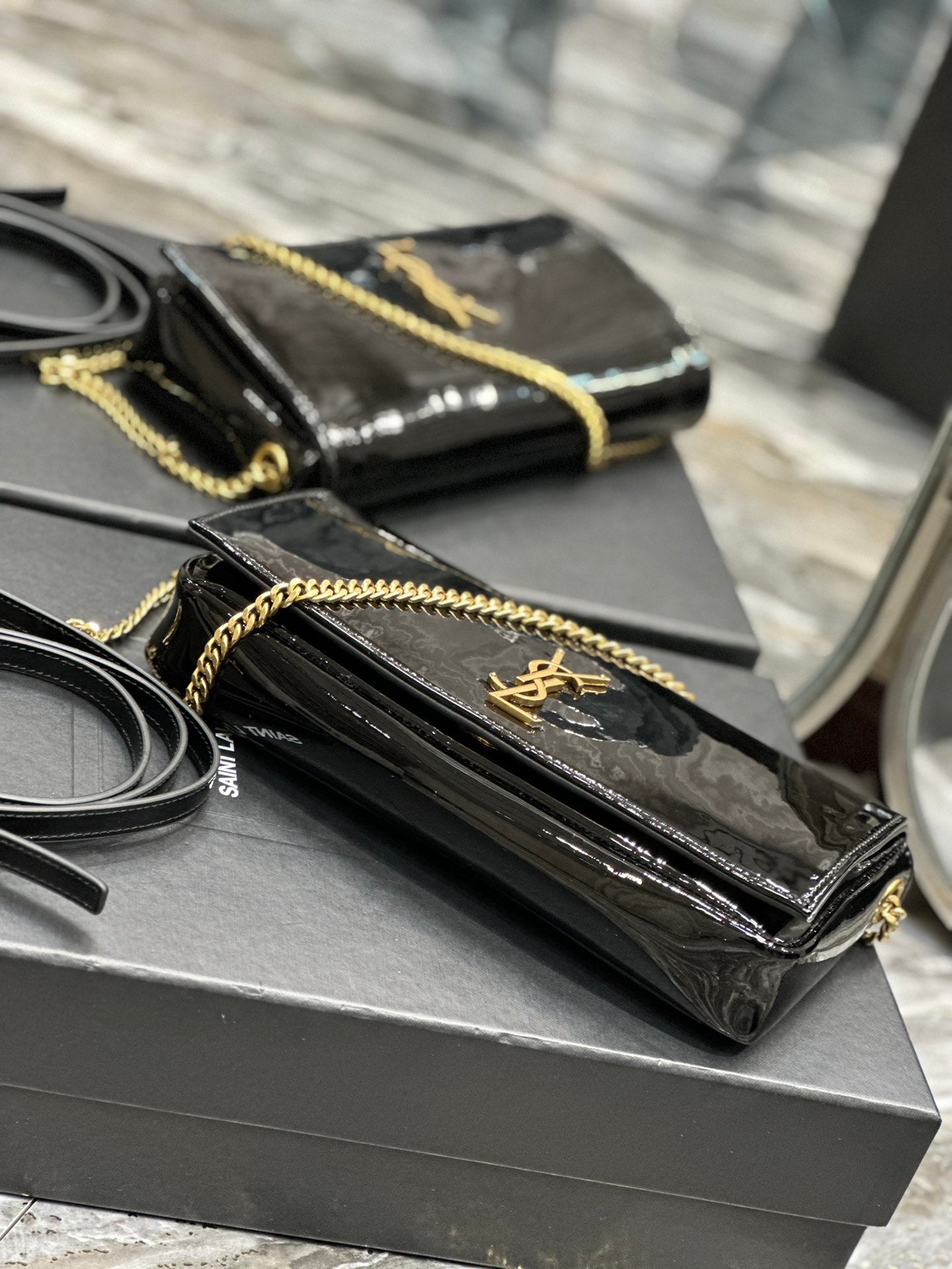 NEW】Black gold buckle patent leather_ ◽𝑲𝒂𝒕𝒆 ⁹⁹ ◽ Model: 604276