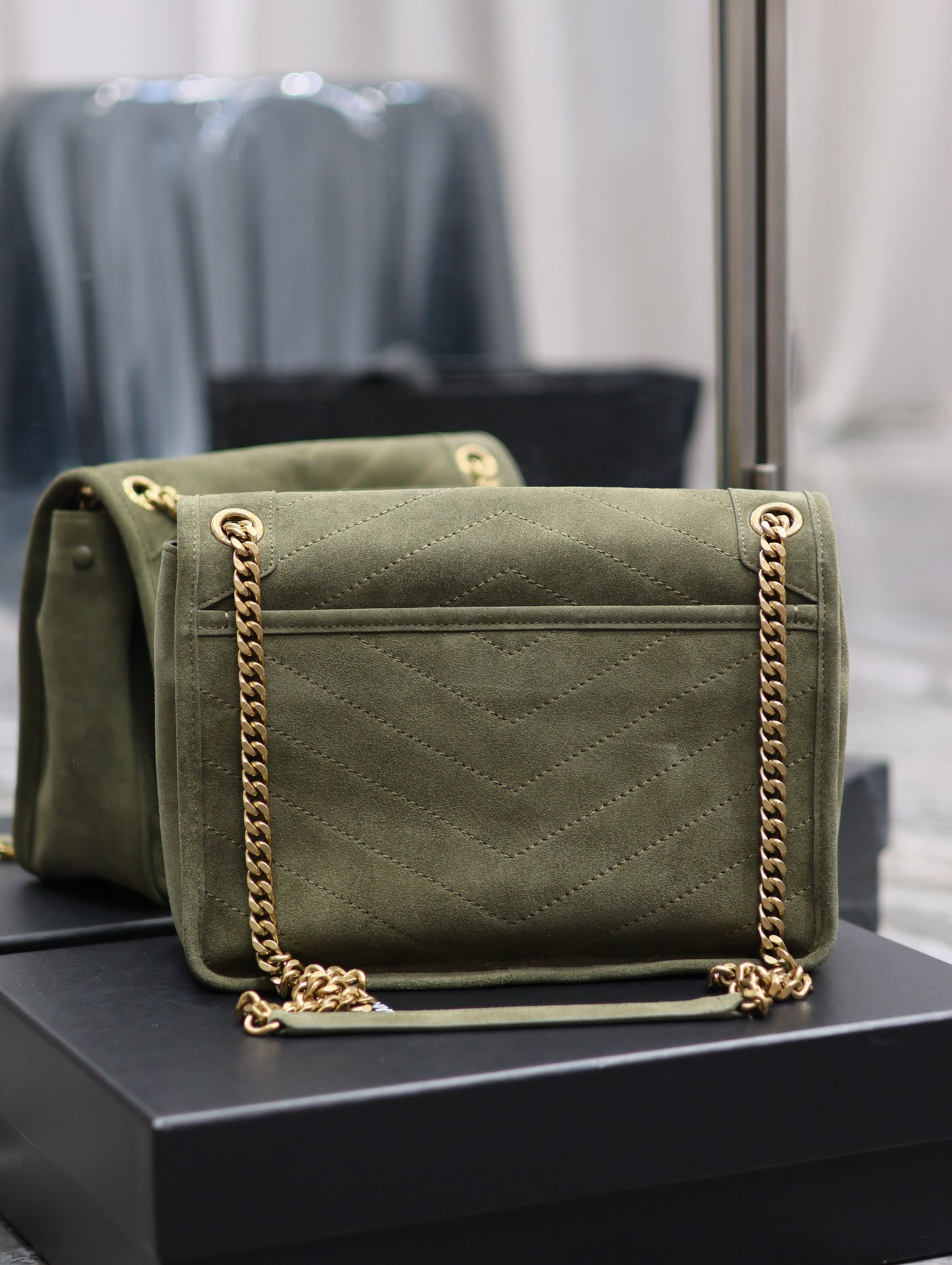 Niki_Army Green Nubuck Leather Model: 498894