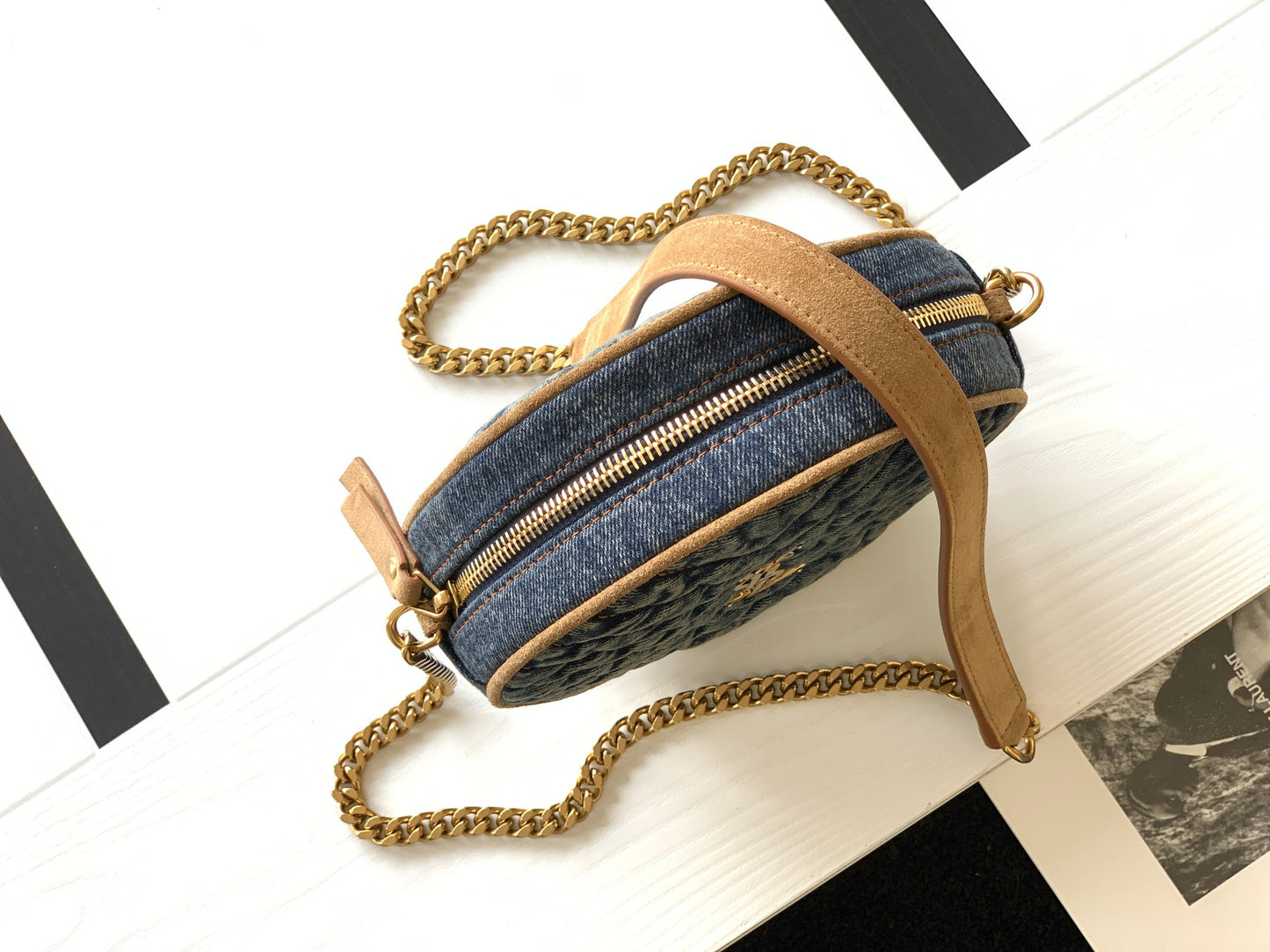 🔥VINYLE cute round bag denim with suede is here! Model Number: 610436 Denim