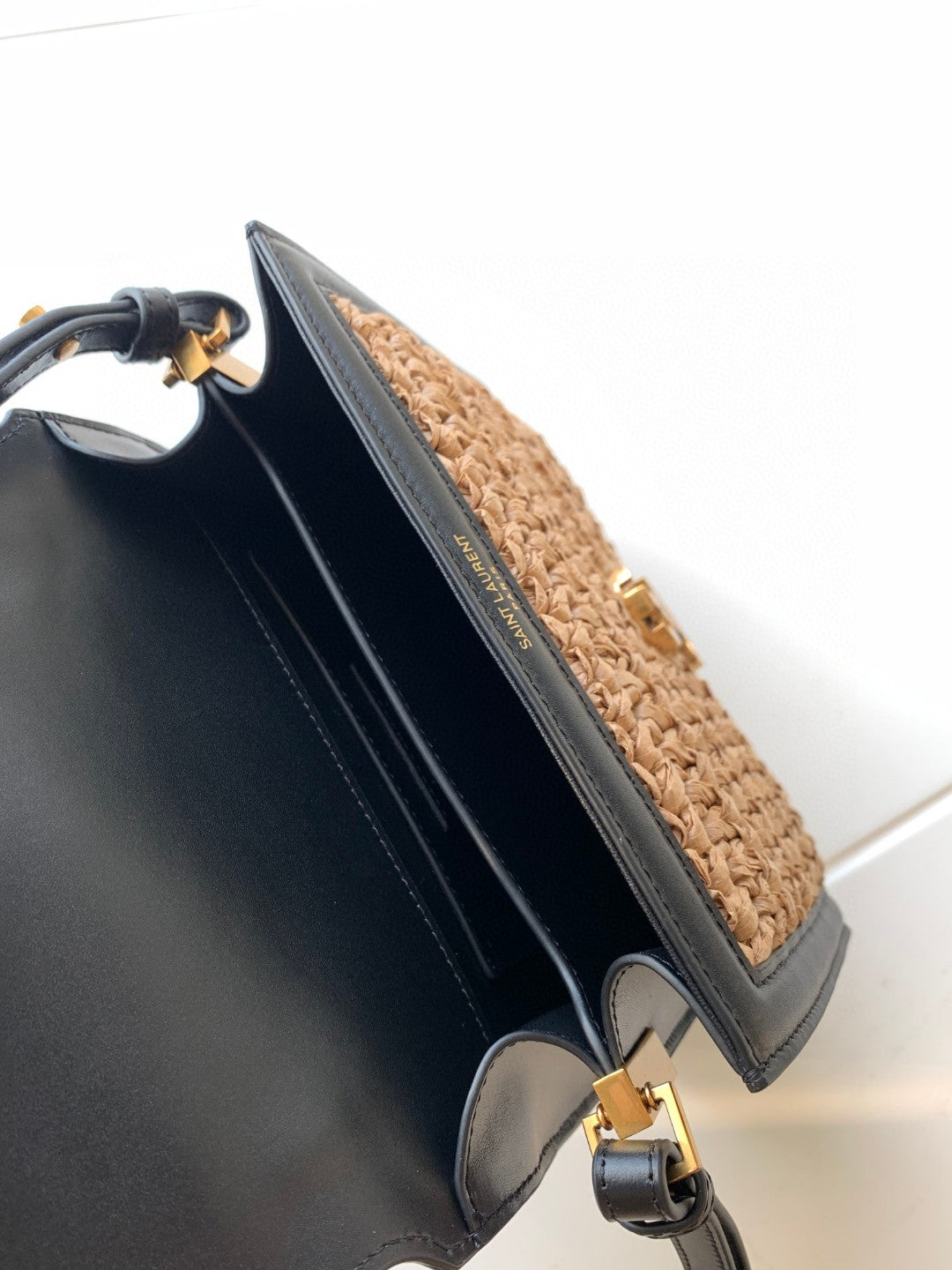 ใOriginal Leatherใ๐ธ๐"Grass Weaving Series"๐๐๐ฌ๐ฌ๐๐ง๐๐ซ๐No.: 532753๐