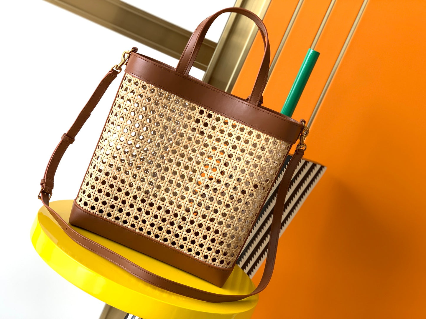 Original Leather Summer ๐๐ผ๐๐๐ ๐๐ผ๐๐๐๐๐ ๐๐๐ vertical woven and leather shopping bag Model: 655161