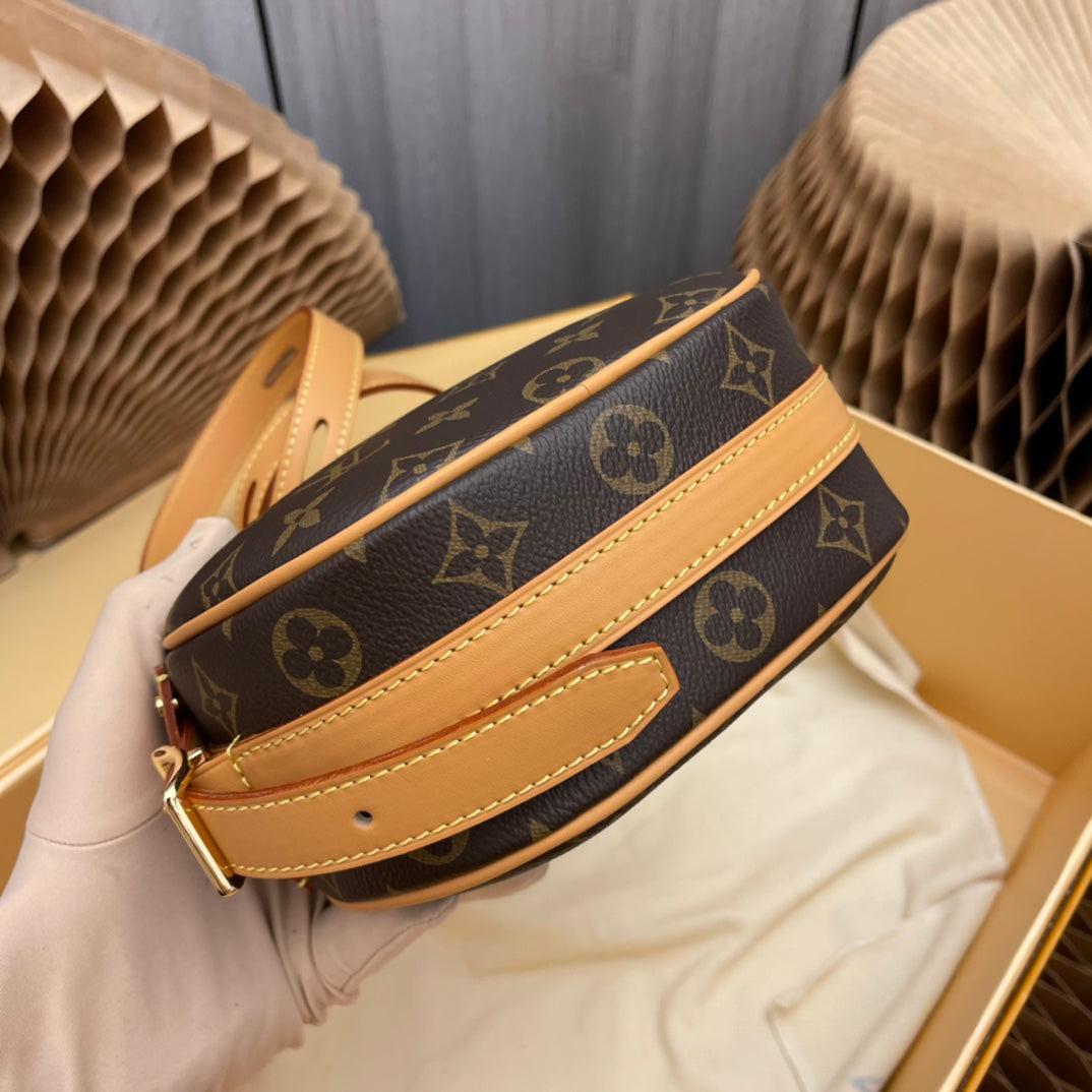 M45149 M45578 Nicolas Ghesquière draws inspiration from Louis Vuitton’s travel heritage