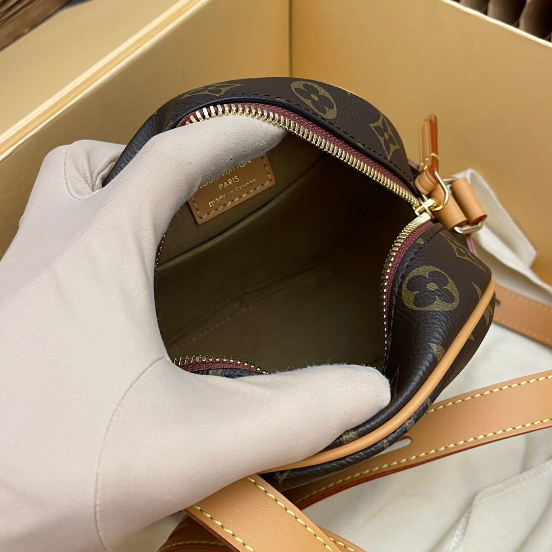 M45149 M45578 Nicolas Ghesquière draws inspiration from Louis Vuitton’s travel heritage
