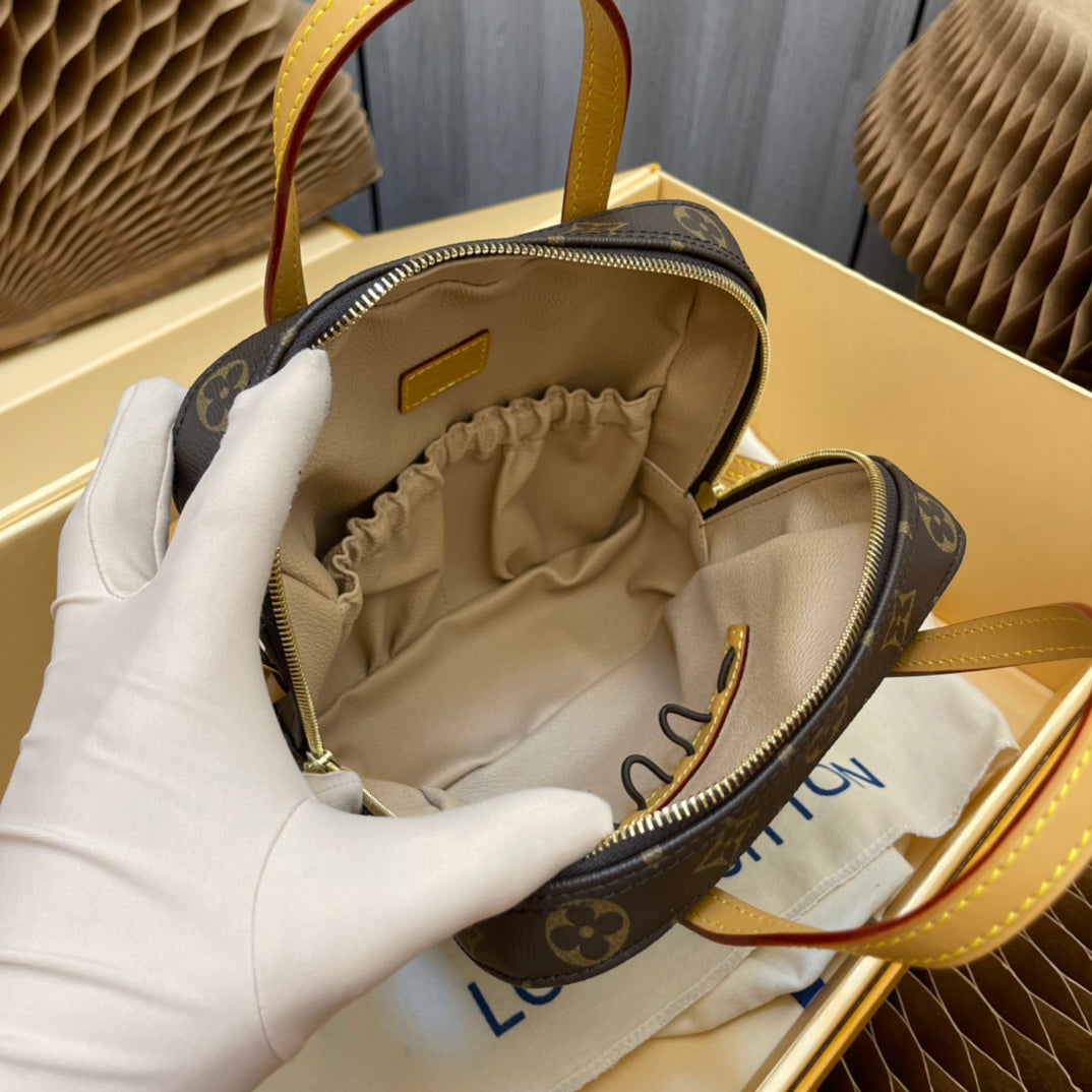 Model No. M47500 Nano Noé Cosmetic Tote Shoulder Bag