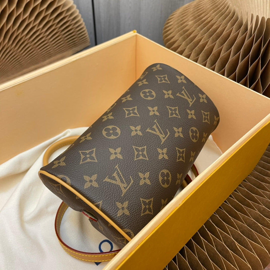 No. M41436 Brown Box, M50202 Presbyopia Small Yuanbao Handbag