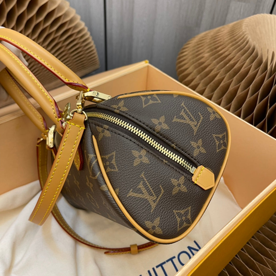 No. M41436 Brown Box, M50202 Presbyopia Small Yuanbao Handbag