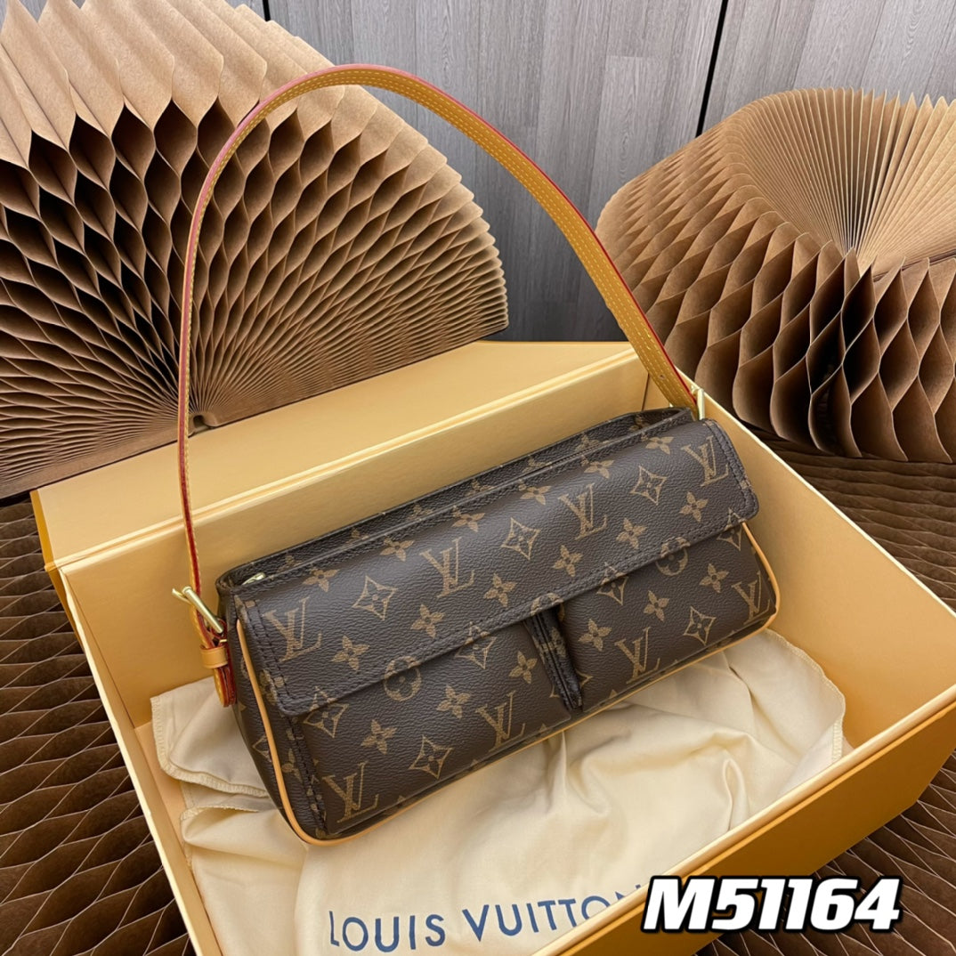 M51164 Second-hand bag, small handbag, little camel is coming