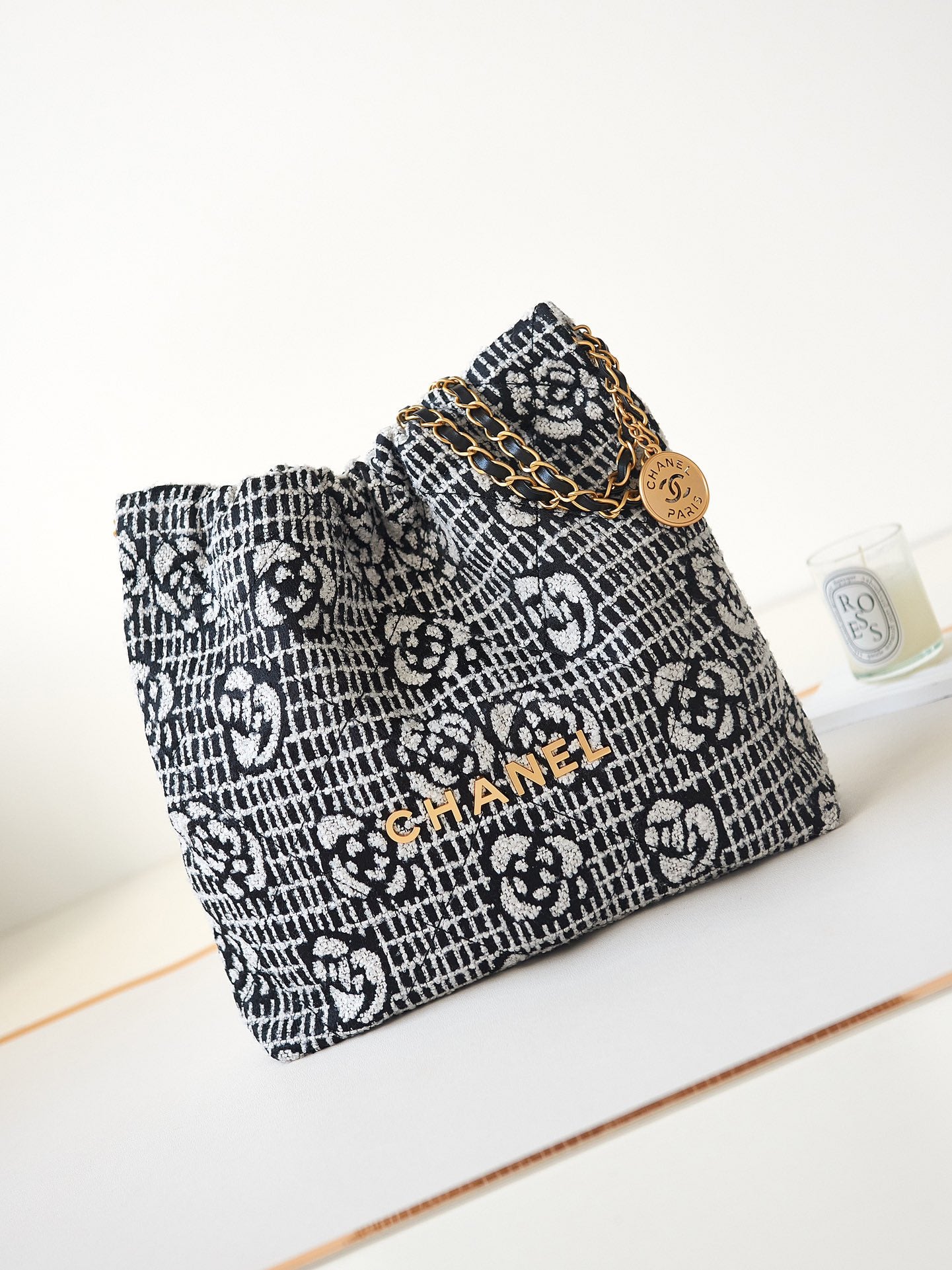 23K Camellia Hot 22 bag shopping bags for spring and summerš