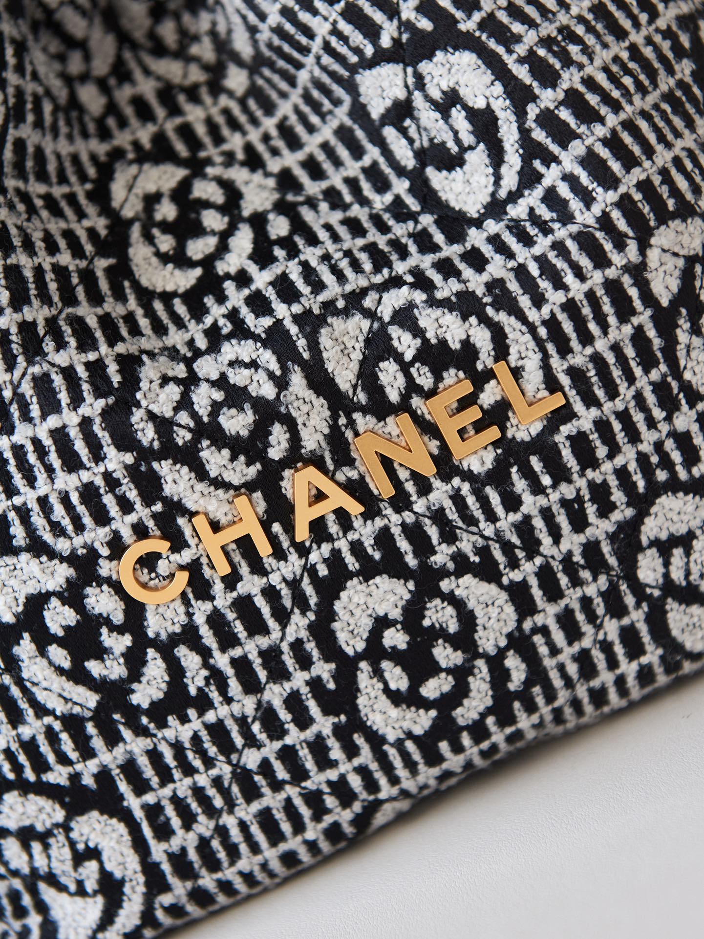 23K Camellia Hot 22 bag shopping bags for spring and summerš