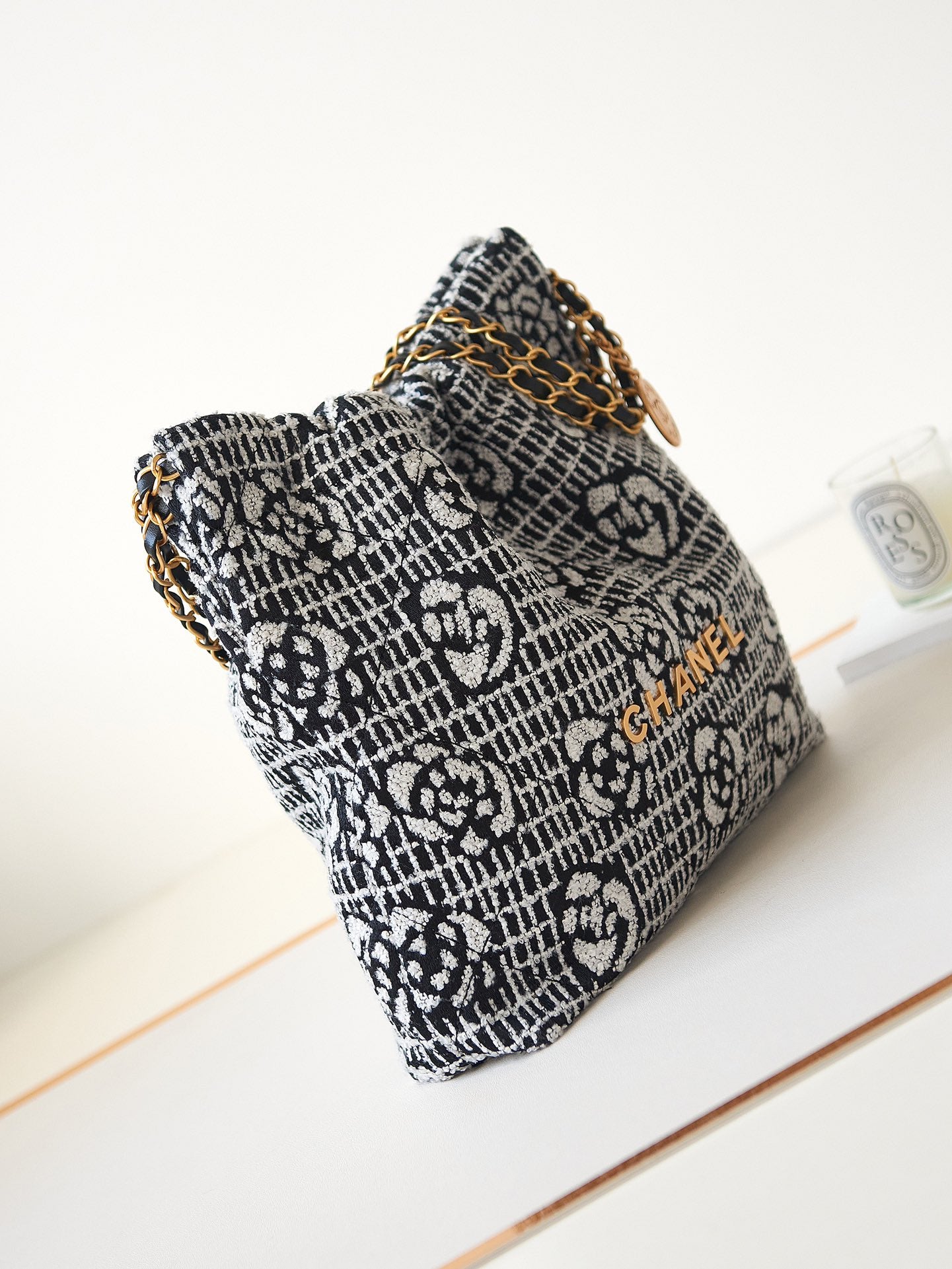 23K Camellia Hot 22 bag shopping bags for spring and summerš
