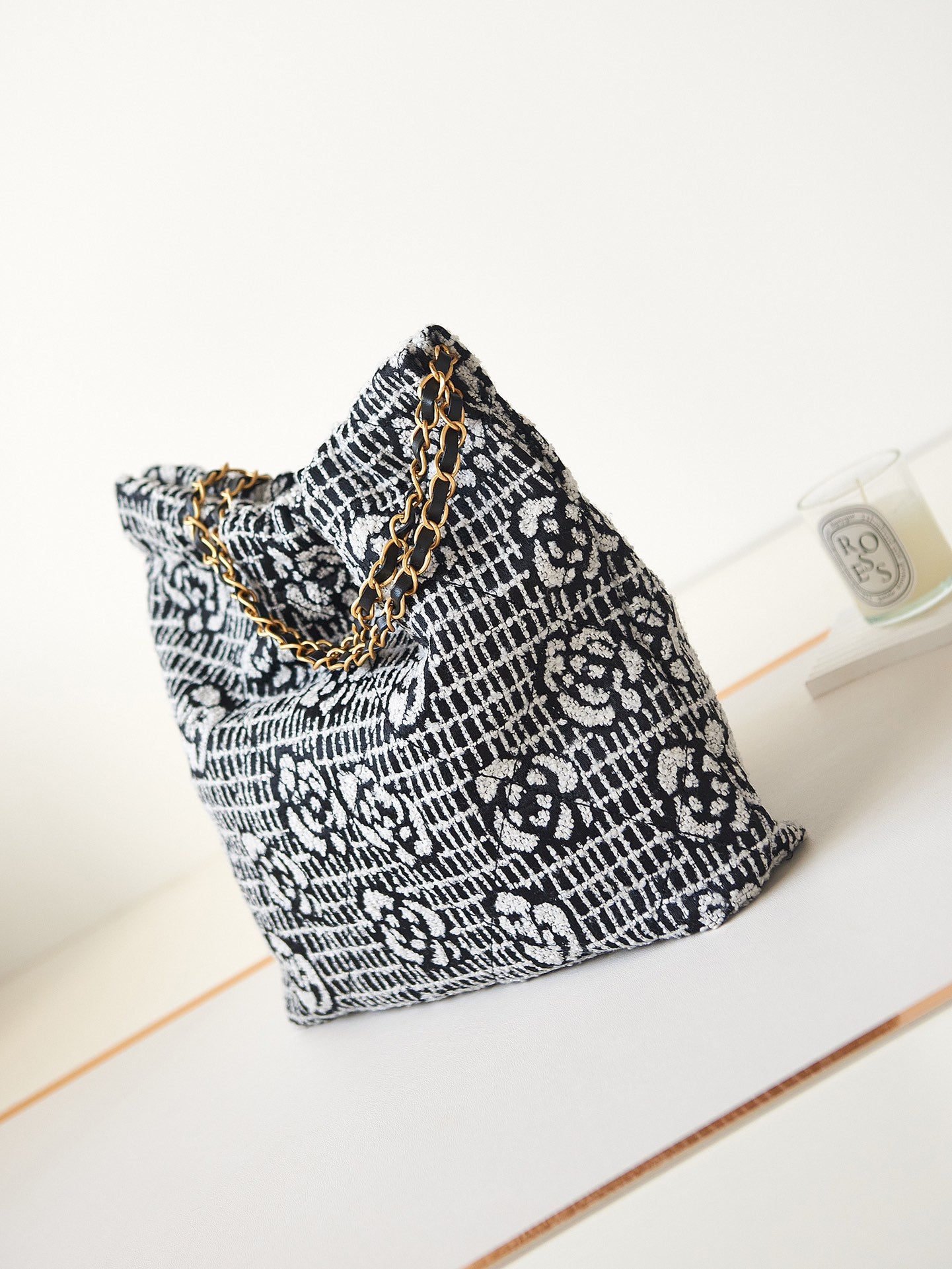 23K Camellia Hot 22 bag shopping bags for spring and summerš