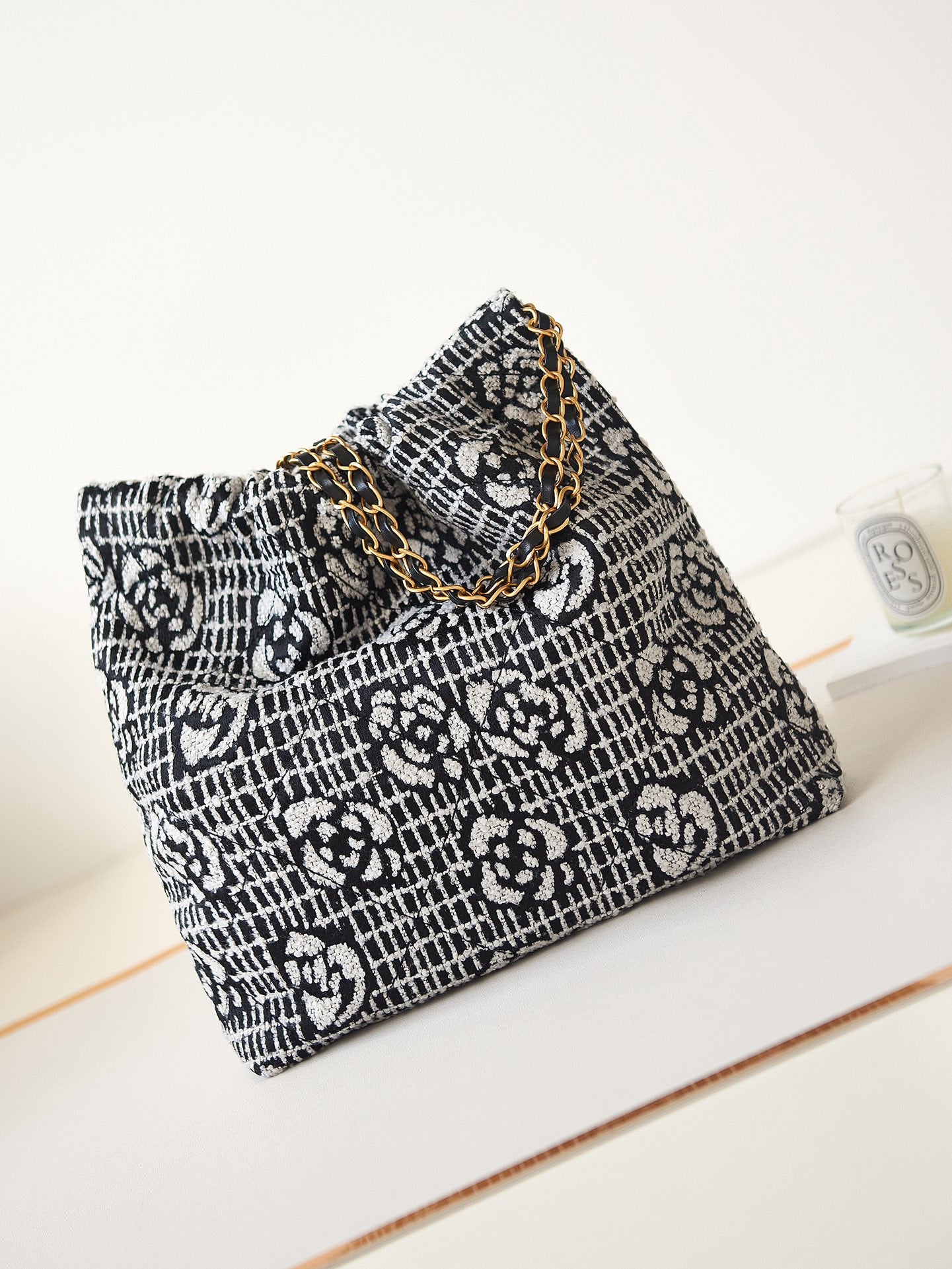 23K Camellia Hot 22 bag shopping bags for spring and summerš