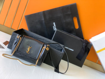 【Original leather】𝐌𝐢𝐧𝐢 𝐍𝐨𝐥𝐢𝐭𝐚The return model Mini Nolita that became popular all over the Internet as soon as it was released! 18x13x6cm Style No.: 672738