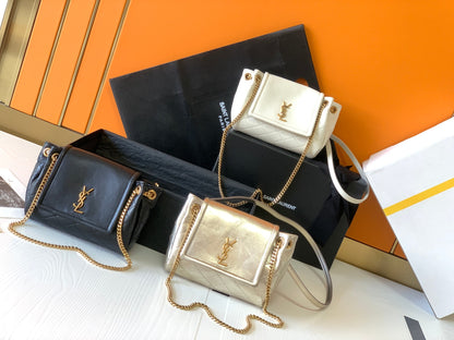 【Original leather】𝐌𝐢𝐧𝐢 𝐍𝐨𝐥𝐢𝐭𝐚The return model Mini Nolita that became popular all over the Internet as soon as it was released! 18x13x6cm Style No.: 672738