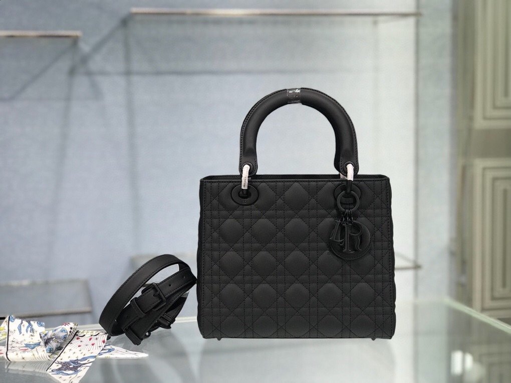 Lady Dior cannage pattern matte calfskin clamshell handbag,