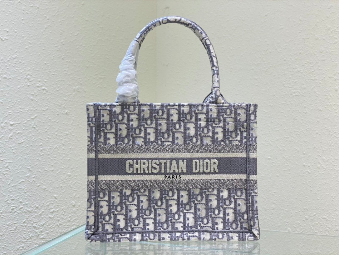 Dior Petites Fleurs motif embroidery