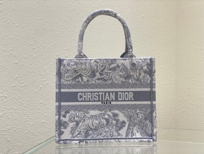 Dior Petites Fleurs motif embroidery