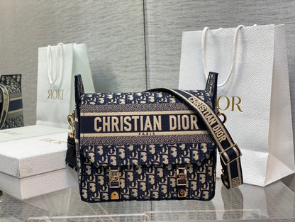 𝗗𝗜𝗢𝗥 𝗖𝗮𝗺𝗽 latest messenger bag