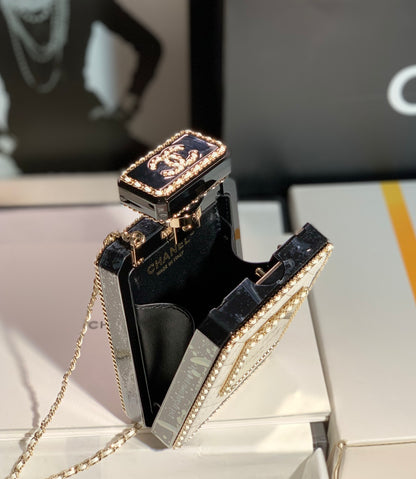 Shipment ✨2022 spring and summer limited edition collection series perfume bottle bag I believe that chane fans can't resist the current size is too friendly, delicate girls must have one Size: 16*9*3.5*cm