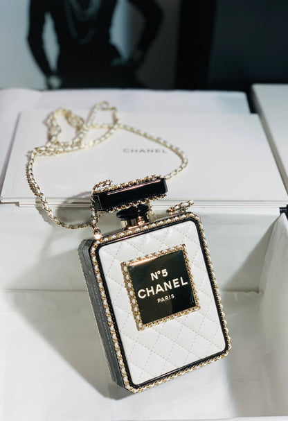 Shipment ✨2022 spring and summer limited edition collection series perfume bottle bag I believe that chane fans can't resist the current size is too friendly, delicate girls must have one Size: 16*9*3.5*cm