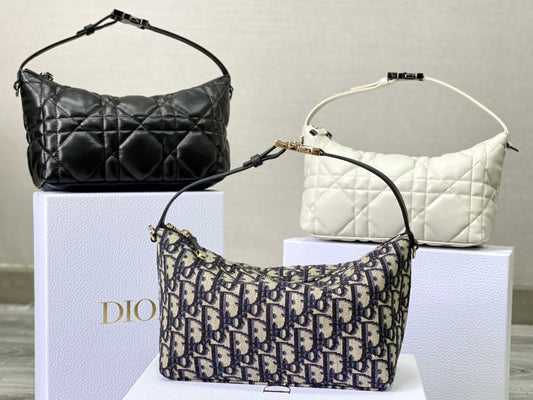 The face value is too grassy🌱 Totally fascinated again 〰️ Dior's bag is simply not too fairy •ᴥ• 3103