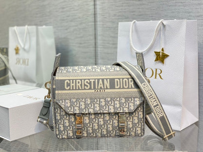 𝗗𝗜𝗢𝗥 𝗖𝗮𝗺𝗽 latest messenger bag