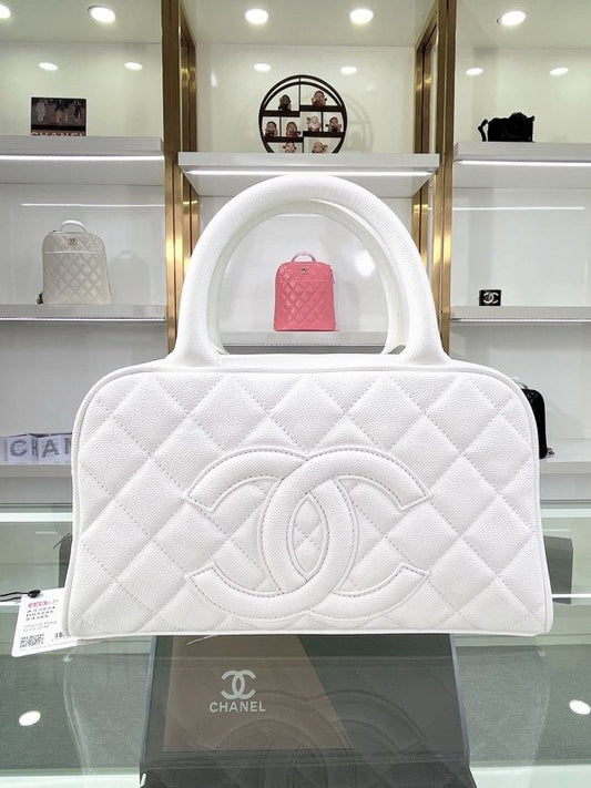 🦋🌸 CHANEL vintage small bowling bag🌸🦋