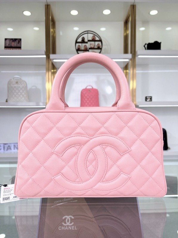 🦋🌸 CHANEL vintage small bowling bag🌸🦋
