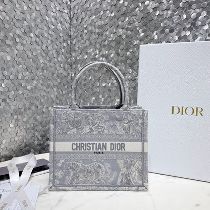 Dior Petites Fleurs motif embroidery