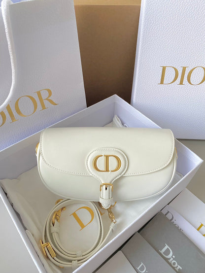 𝗖𝗗 𝗘𝗮𝘀𝘁-𝗪𝗲𝘀𝘁 𝗕𝗼𝗯𝗯𝘆 crescent moon bag