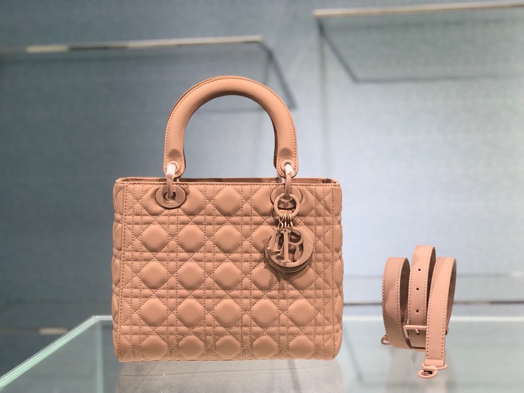 Lady Dior cannage pattern matte calfskin clamshell handbag,