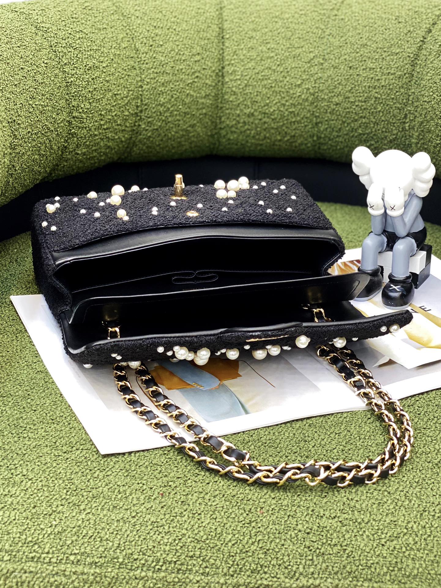 𝐂𝐡𝐚𝐧𝐞𝐥 𝐒𝐒2022 Fall/Winter New Pearl CF
