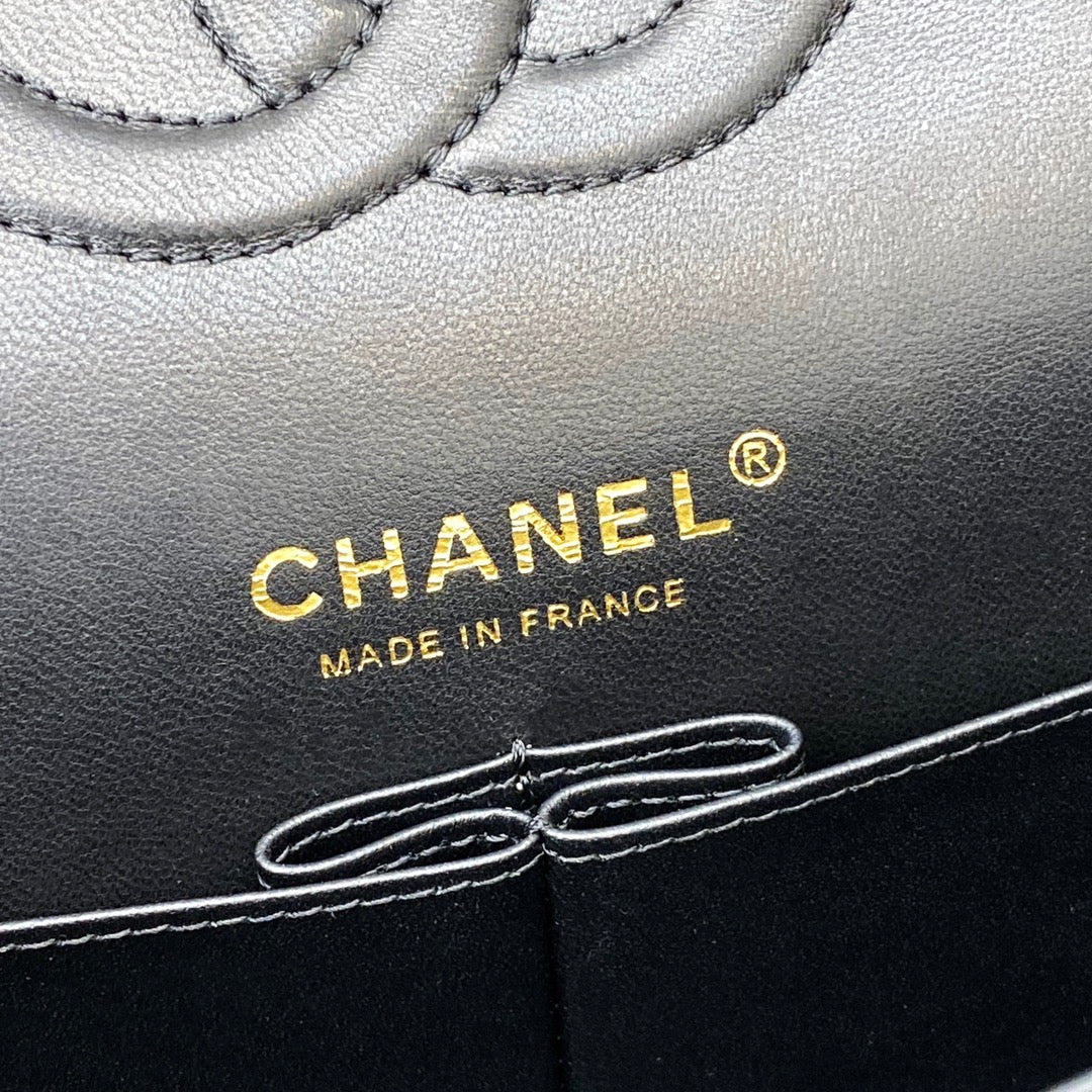 𝐂𝐡𝐚𝐧𝐞𝐥 𝐒𝐒2022 Fall/Winter New Pearl CF