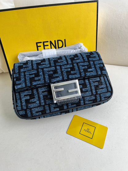 Iconic Baguette Medium Chain Bag Style number: 232