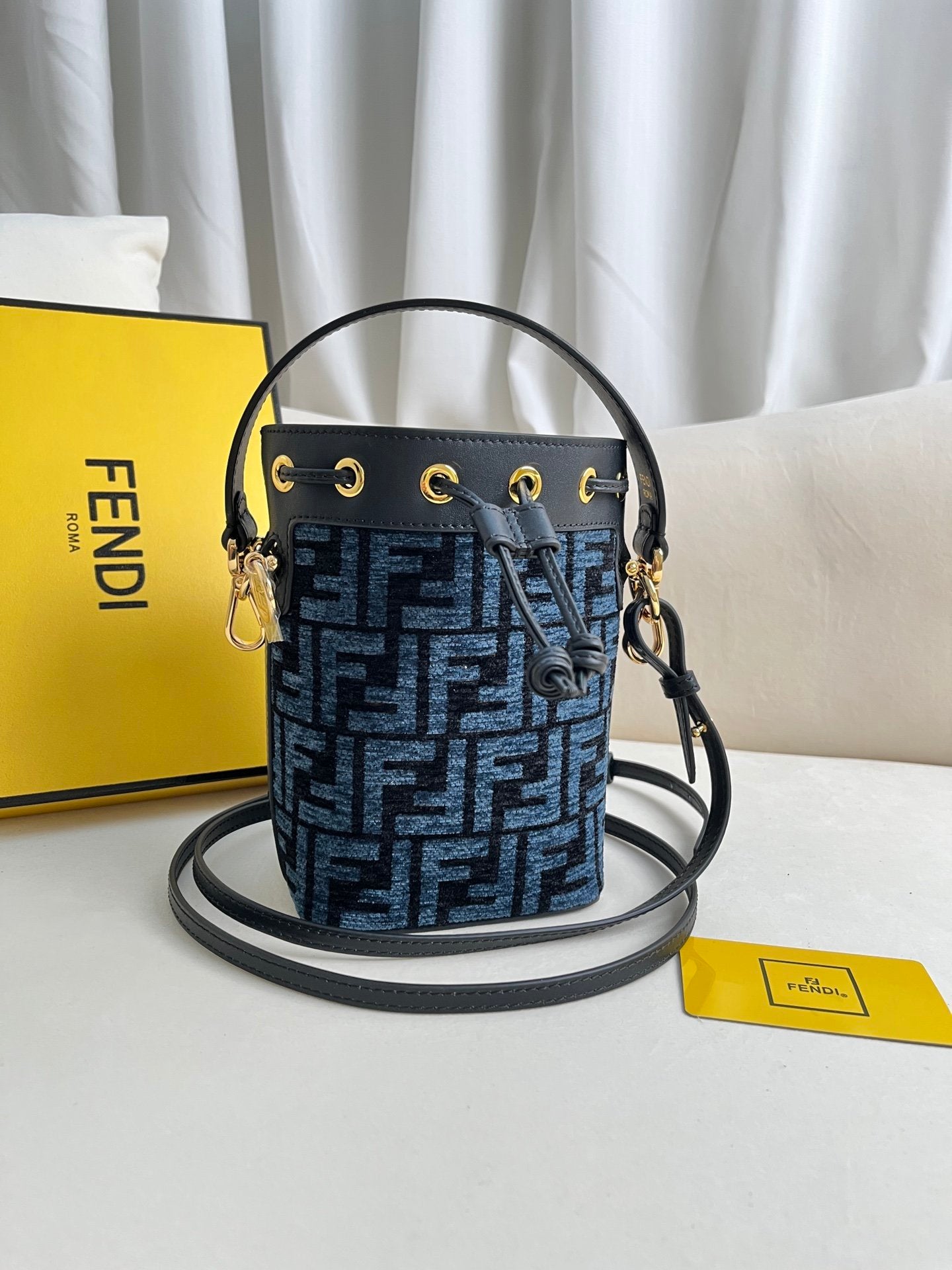 Mon Tresor Mini bag more details