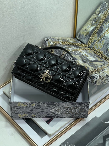Explosive [Celebration] return 0604 Lady Di❤r 💕Cannage Clutch Bag 💕 21cm