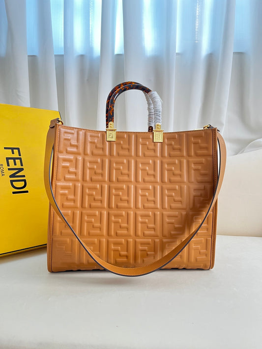 Fendi Medium Sunshine Shopping Tote Leather tote bag more details