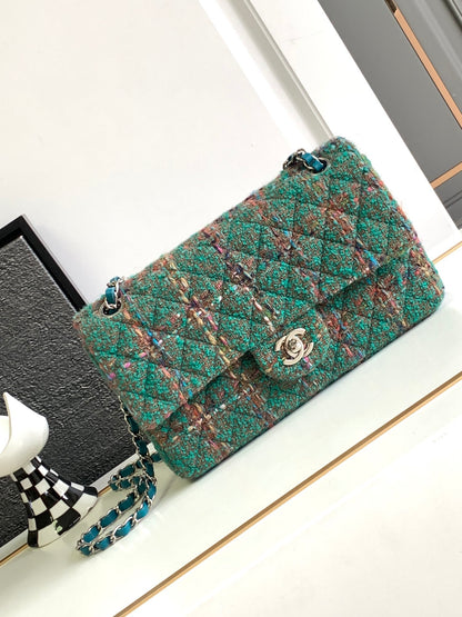 You can choose from two sizes of Cf mud cloth woolen 20cm and 25cm! Spring and summer elegant fashion trend 💫💫💫