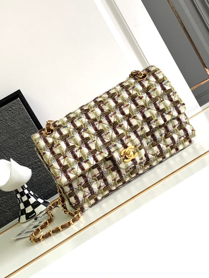 You can choose from two sizes of Cf mud cloth woolen 20cm and 25cm! Spring and summer elegant fashion trend 💫💫💫