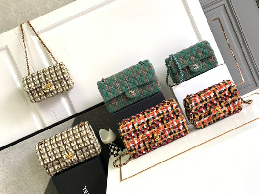 You can choose from two sizes of Cf mud cloth woolen 20cm and 25cm! Spring and summer elegant fashion trend 💫💫💫